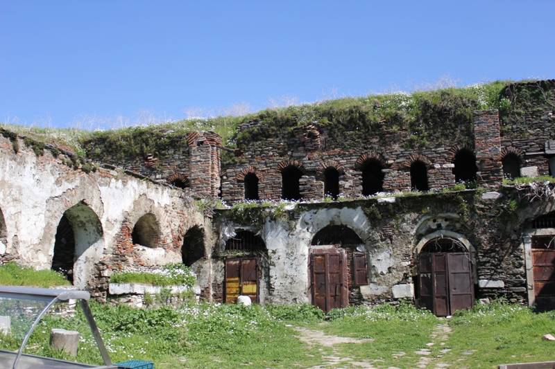 Kutu Han Restorasyonu — Öncesi